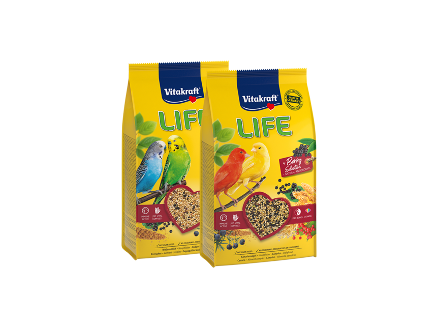 Zwei Vitakraft Life Produkte
