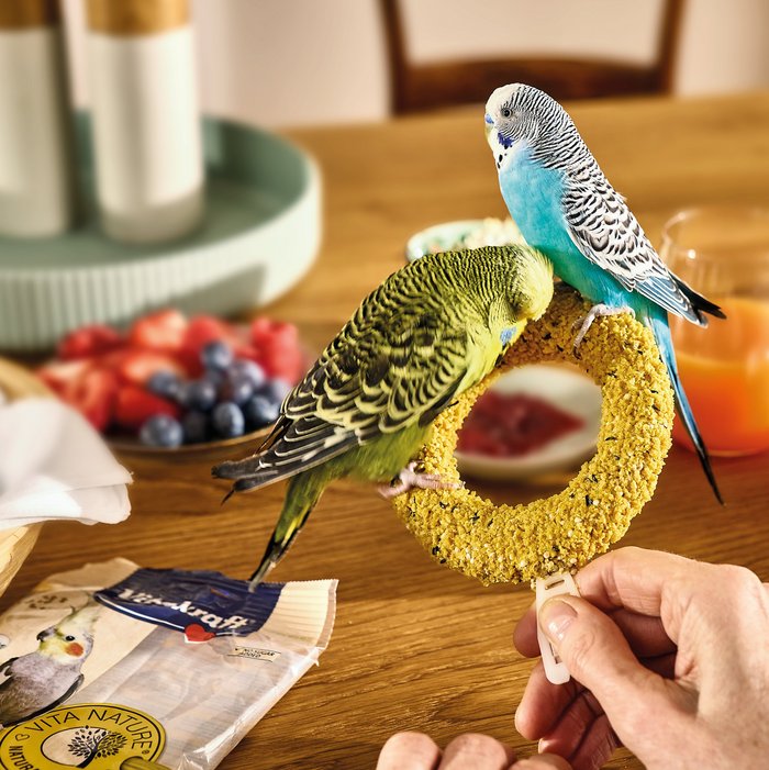 Keyvisual Vitakraft Produkt Vita Nature Ring für Vögel