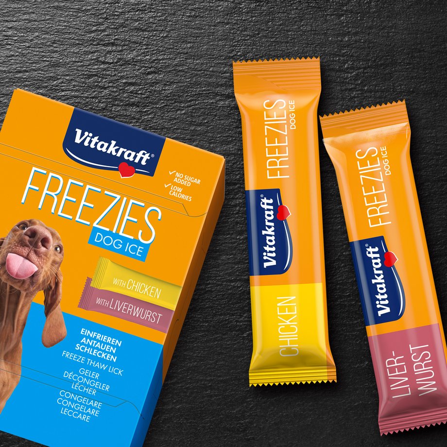 Freezies Packshot auf schwarzer Schieferplatte