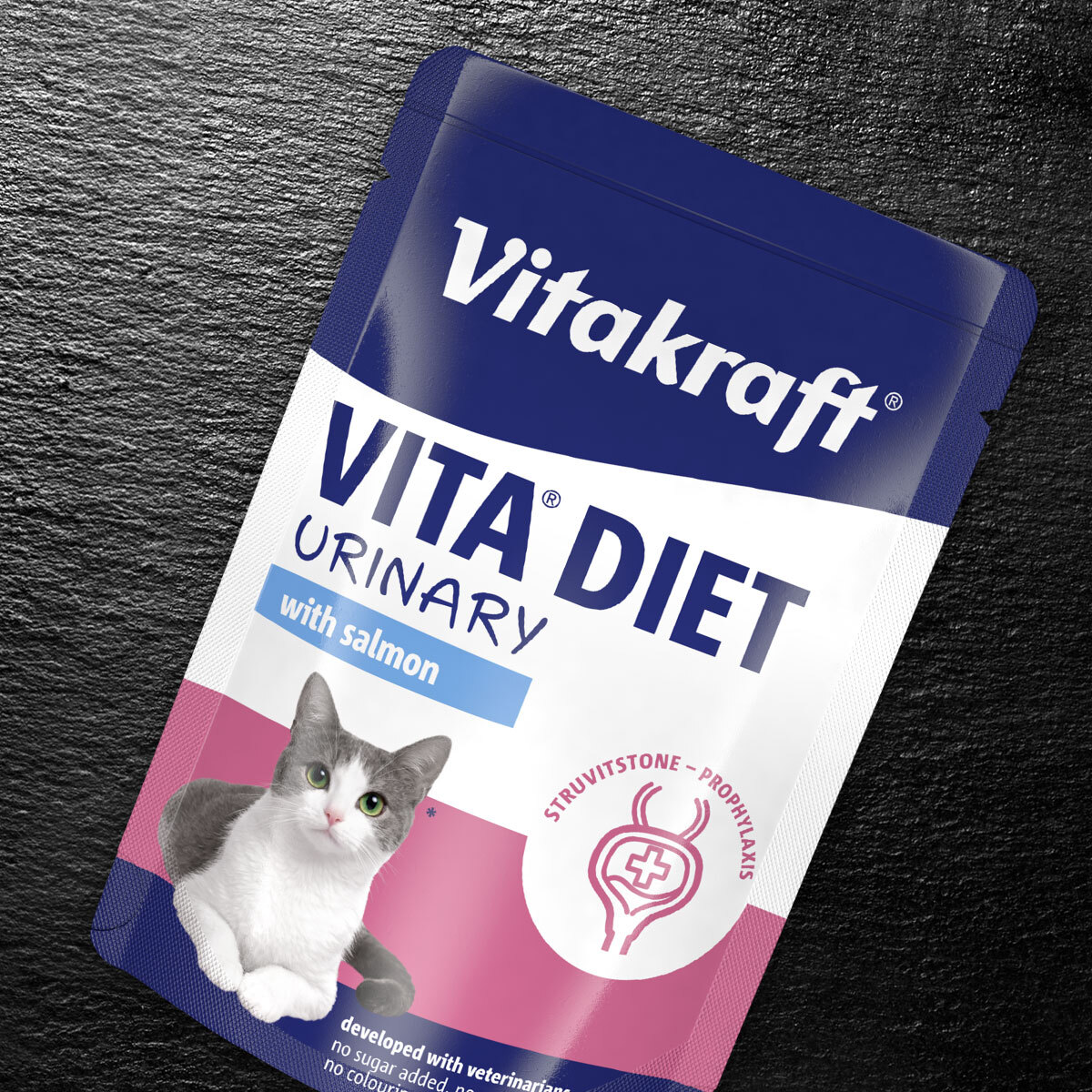 Packshot Vita Diet Urinary auf Schieferplatte